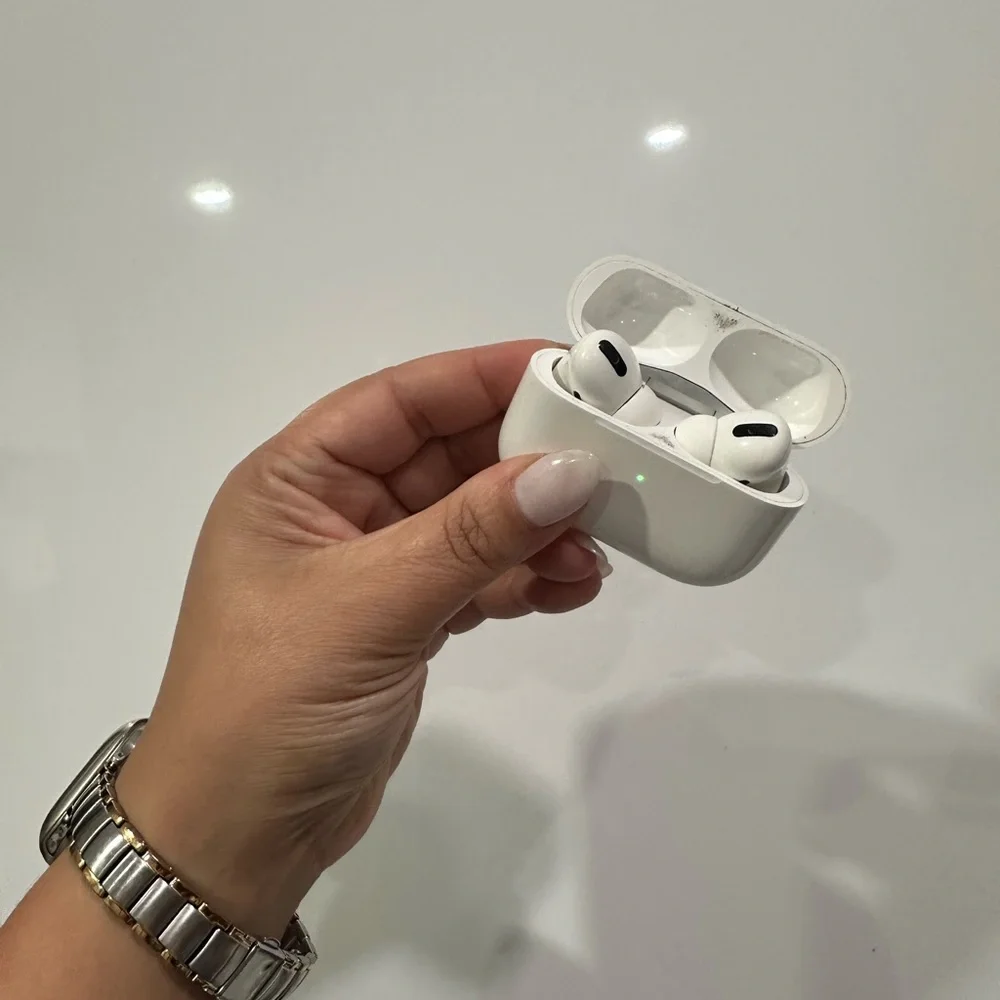 Apple Watch Series 6 40mm Rose Gold + AirPods Pro 1st Gen Bundle